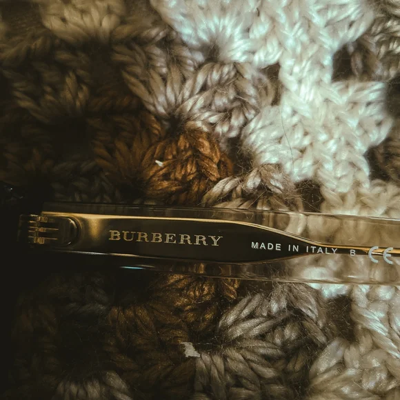 Burberry Classic Black Sunglasses - Picture 7 of 12